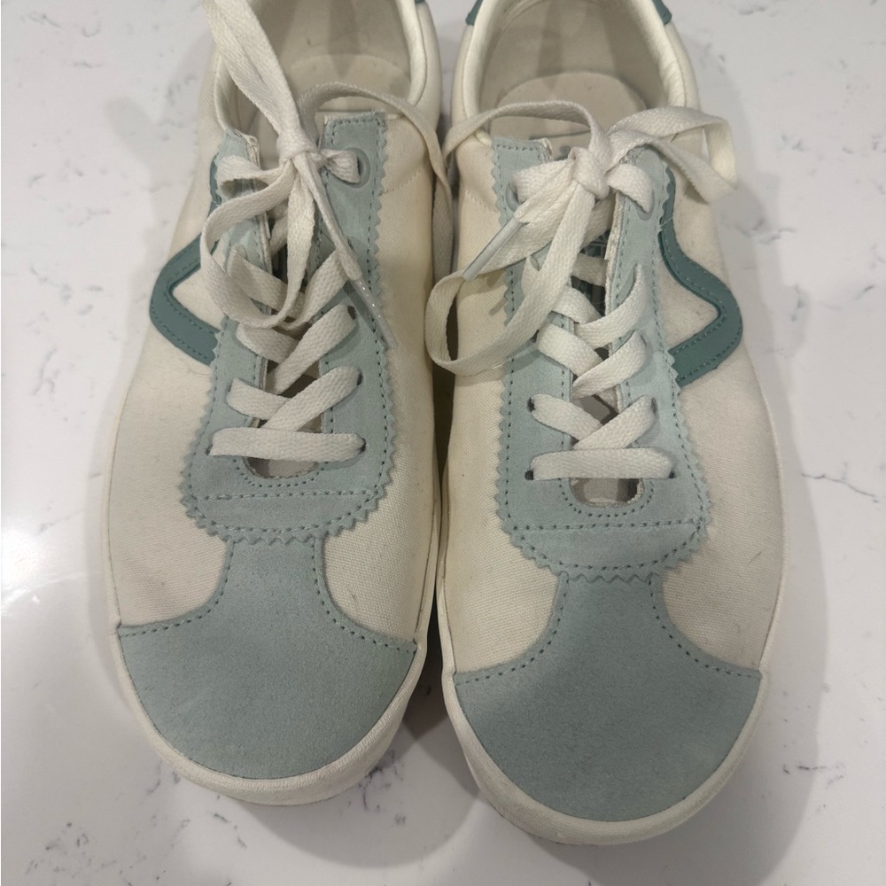 Vans Women's Sneakers - White and Light Blue